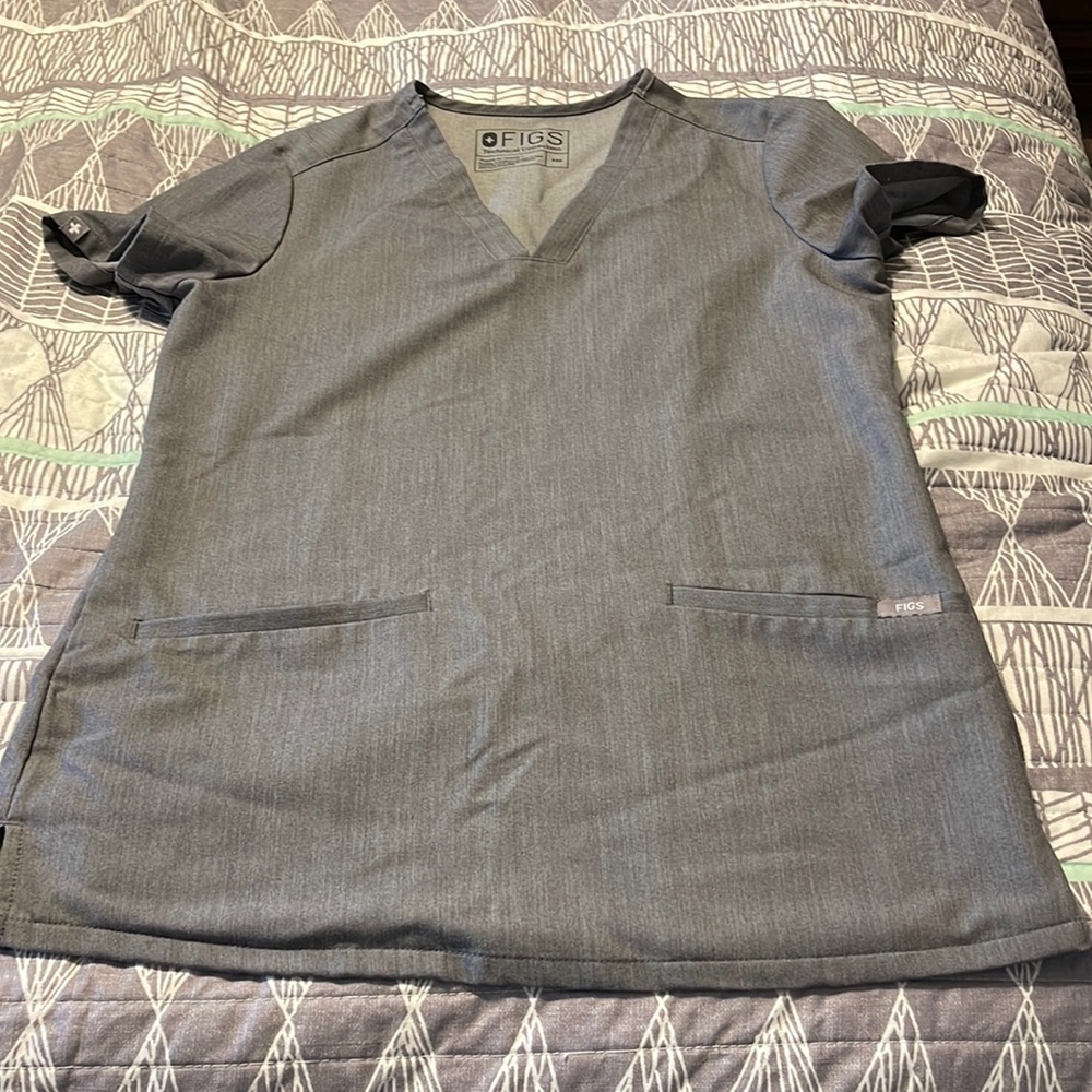 Fig scrub top